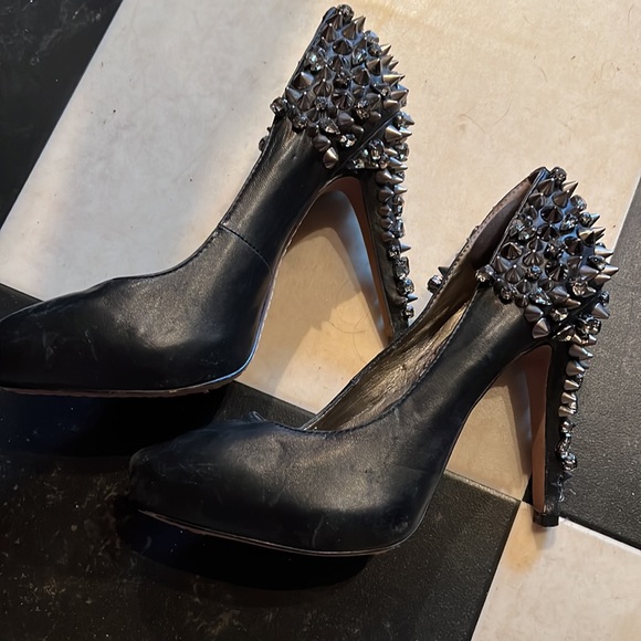 Size 6 Sam Edelman high heel studded pumps - Picture 3 of 4